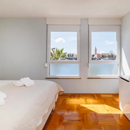 Peninsula Magical View By Belmont Realty *