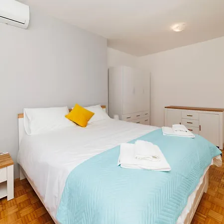 Peninsula Magical View By Belmont Realty