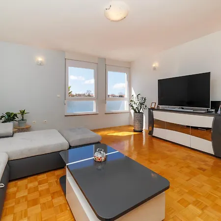 Peninsula Magical View By Belmont Realty