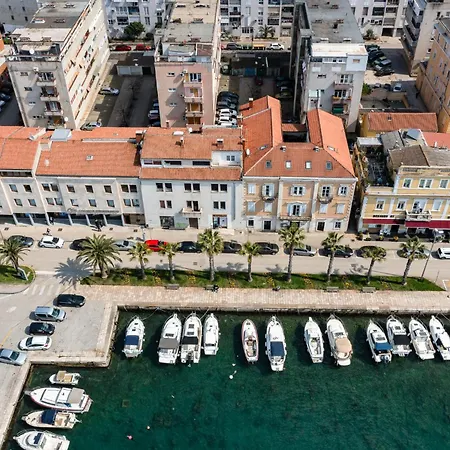 Peninsula Magical View By Belmont Realty *