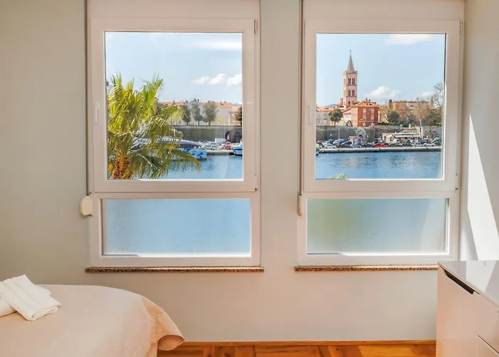 Peninsula Magical View By Belmont Realty