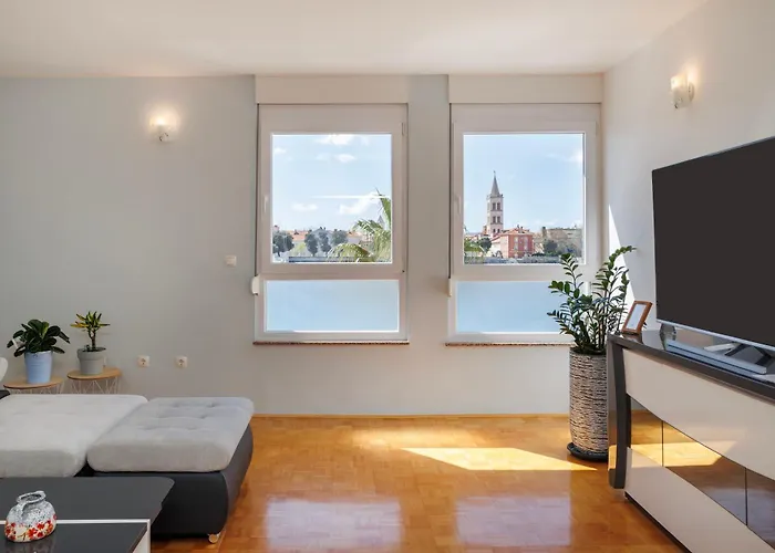 Apartment Peninsula Magical View By Belmont Realty