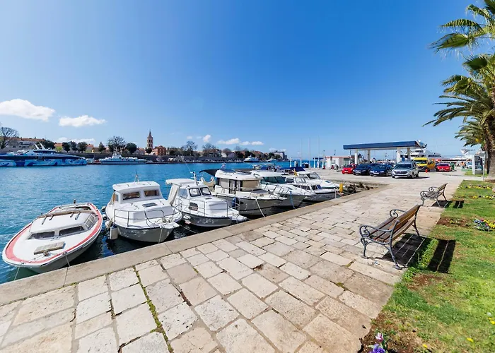 Peninsula Magical View By Belmont Realty *