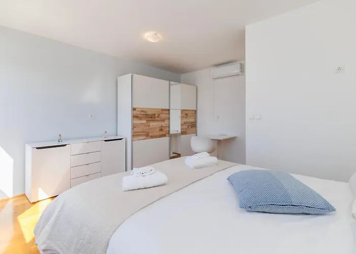 Peninsula Magical View By Belmont Realty Apartment