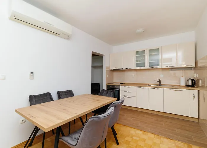 Apartment Peninsula Magical View By Belmont Realty *